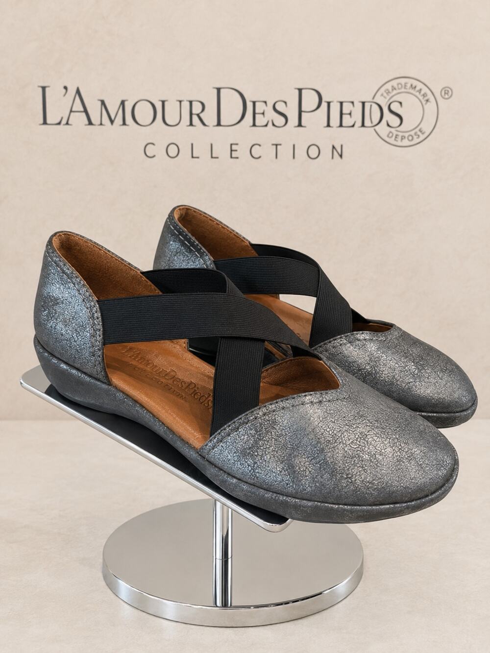L’Amour Des Pieds Bane Leather Crisscross Flats 6.5M NWOB Graphite
